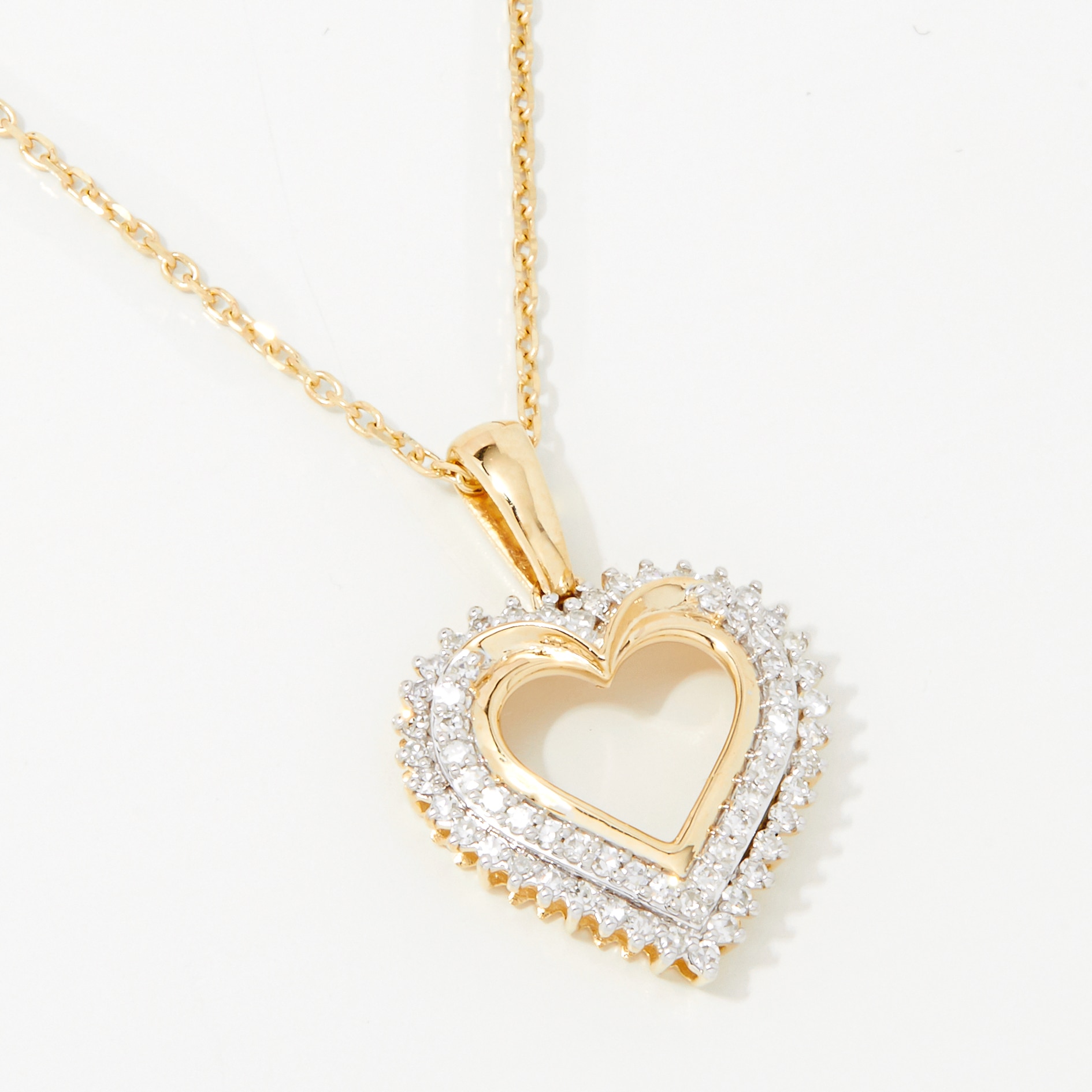 EVERA Diamonds 14K Gold 0.25 av. ctw Diamond Heart Pendant with Chain