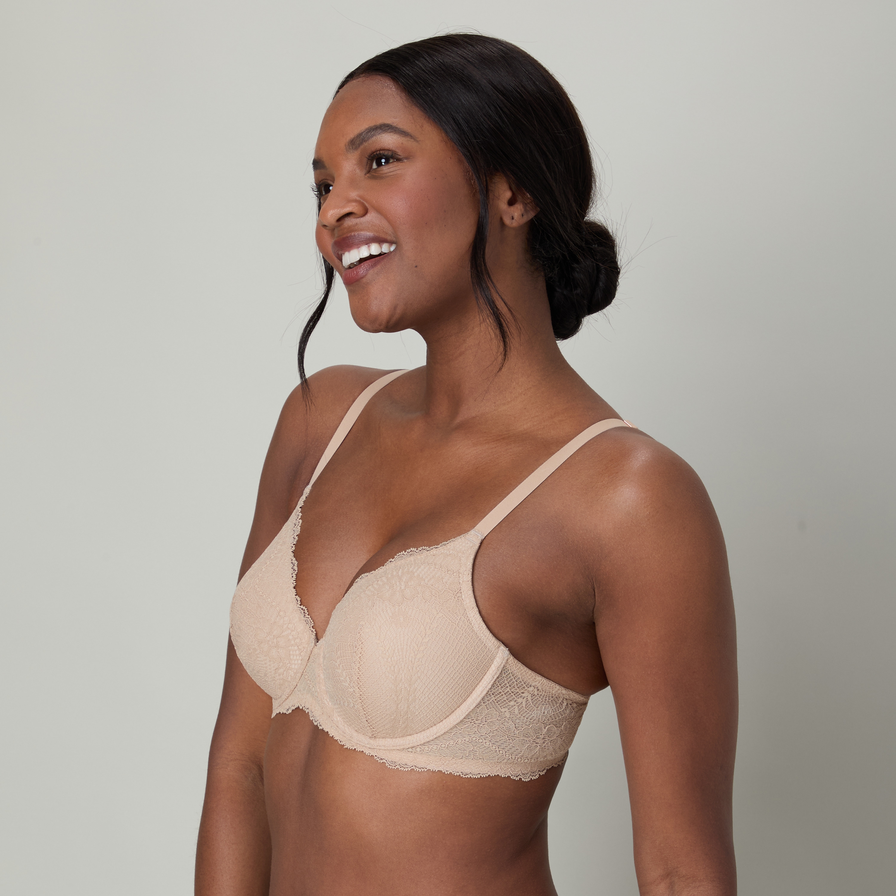 Wonderbra Sustainable Lace Plunge Lift Underwire Bra - TSC.ca
