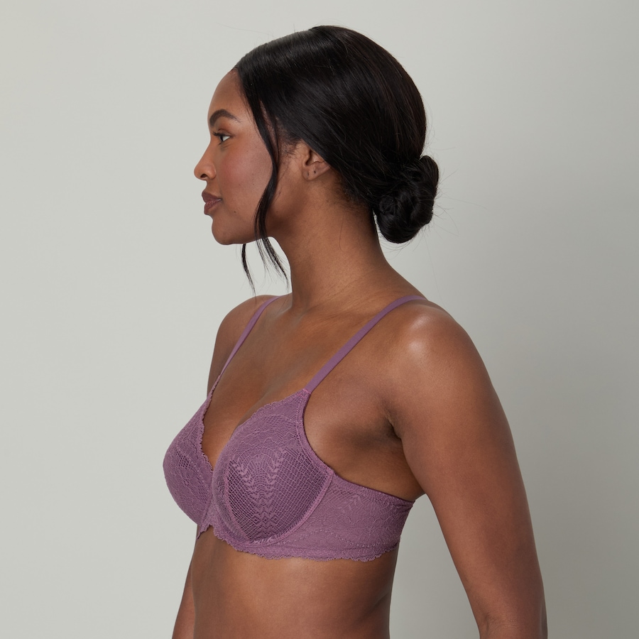 Image 246492_ALTMORE2.jpg, Product 246-492 / Price $28.88, Wonderbra Sustainable Lace Plunge Lift Underwire Bra from Wonderbra on TSC.ca's Fashion department
