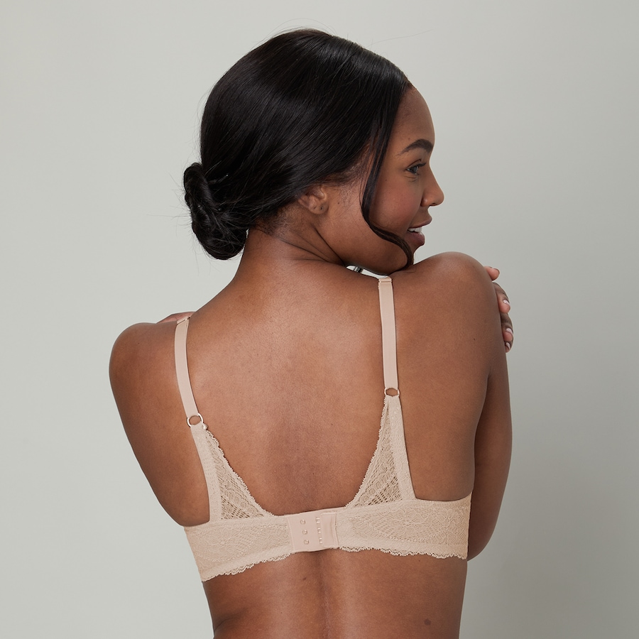 Image 246492_ALTMORE5.jpg, Product 246-492 / Price $28.88, Wonderbra Sustainable Lace Plunge Lift Underwire Bra from Wonderbra on TSC.ca's Fashion department