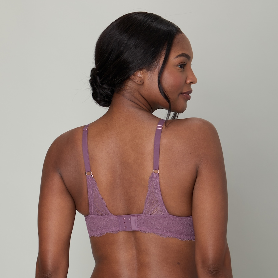 Image 246492_ALTMORE6.jpg, Product 246-492 / Price $28.88, Wonderbra Sustainable Lace Plunge Lift Underwire Bra from Wonderbra on TSC.ca's Fashion department