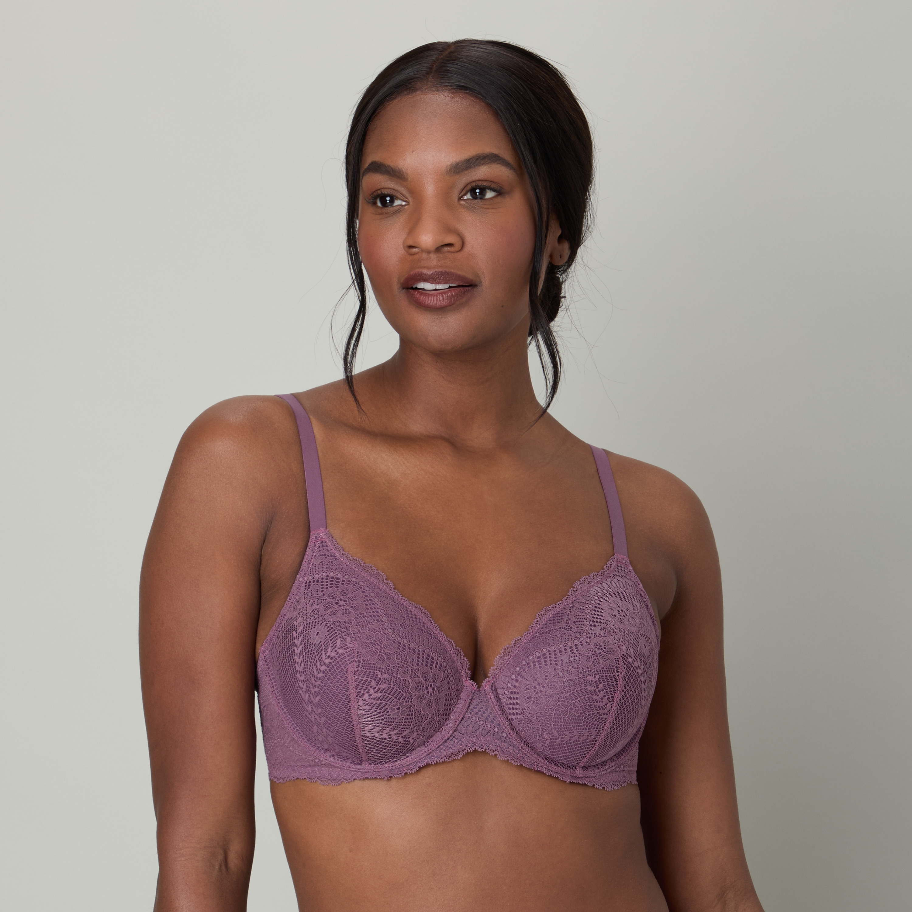 Wonderbra Sustainable Lace Plunge Lift Underwire Bra - TSC.ca