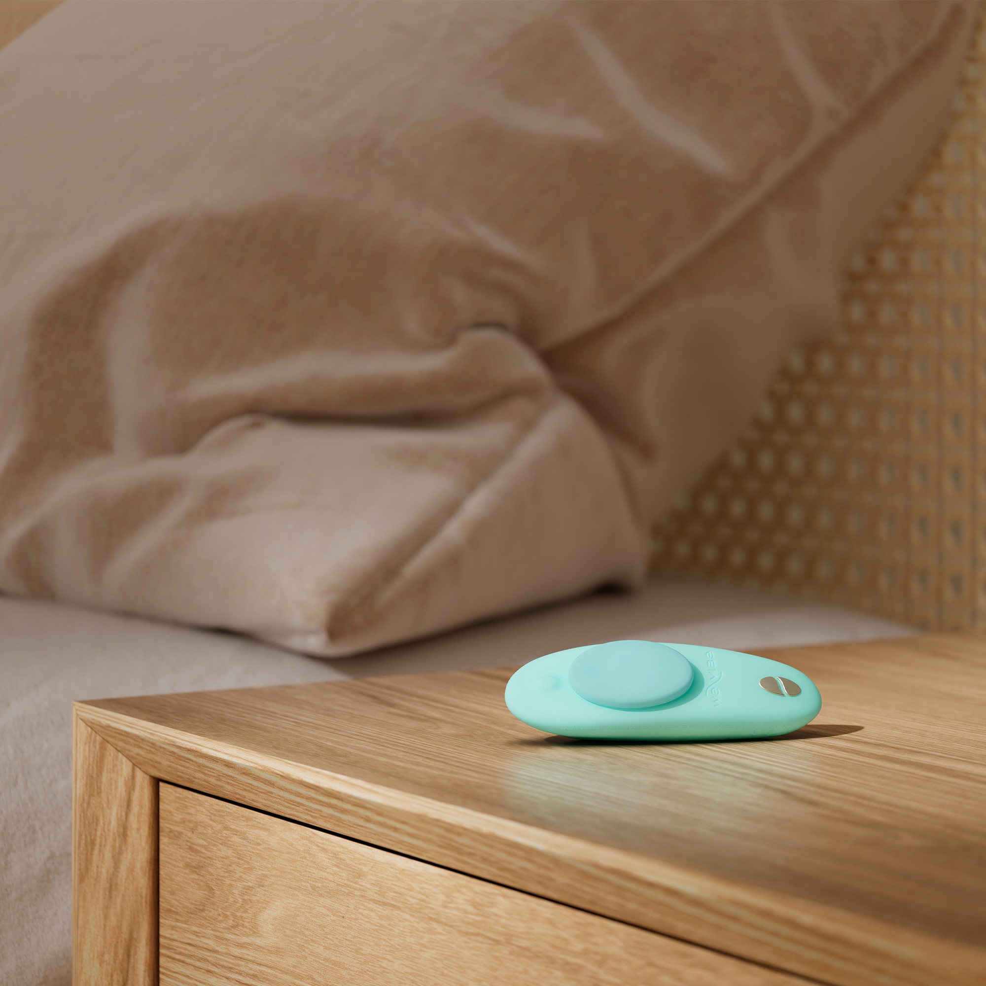 Moxie by We-Vibe Wearable Bluetooth Clitoral Vibrator - TSC.ca