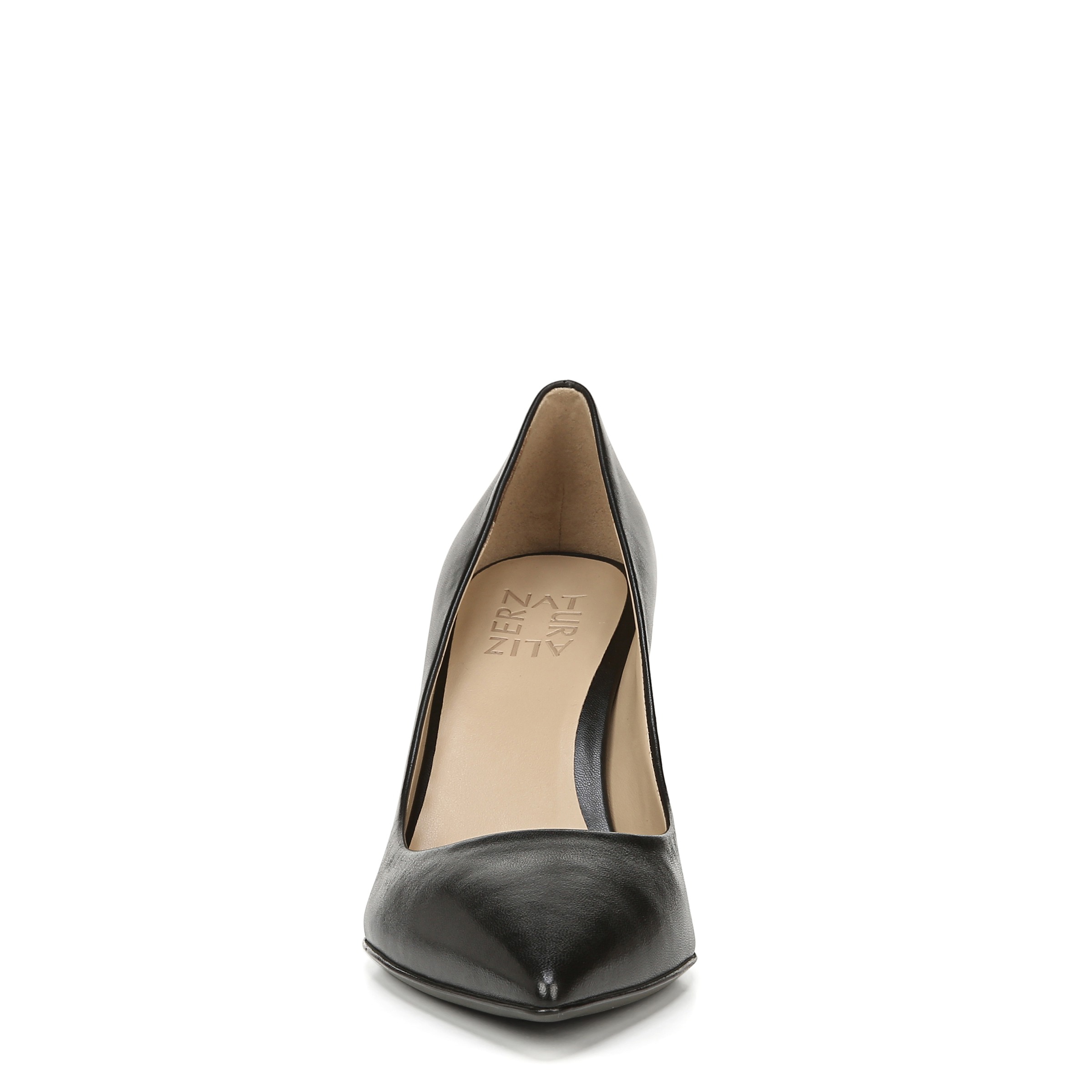 Naturalizer hotsell black pumps