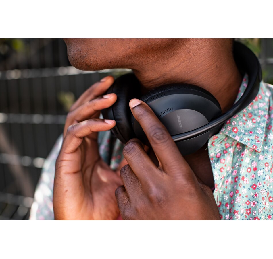 Image 251161_ALTMORE5.jpg, Product 251-161 / Price $479.99, Bose Noise Cancelling Headphones 700 from Bose on TSC.ca's Electronics department