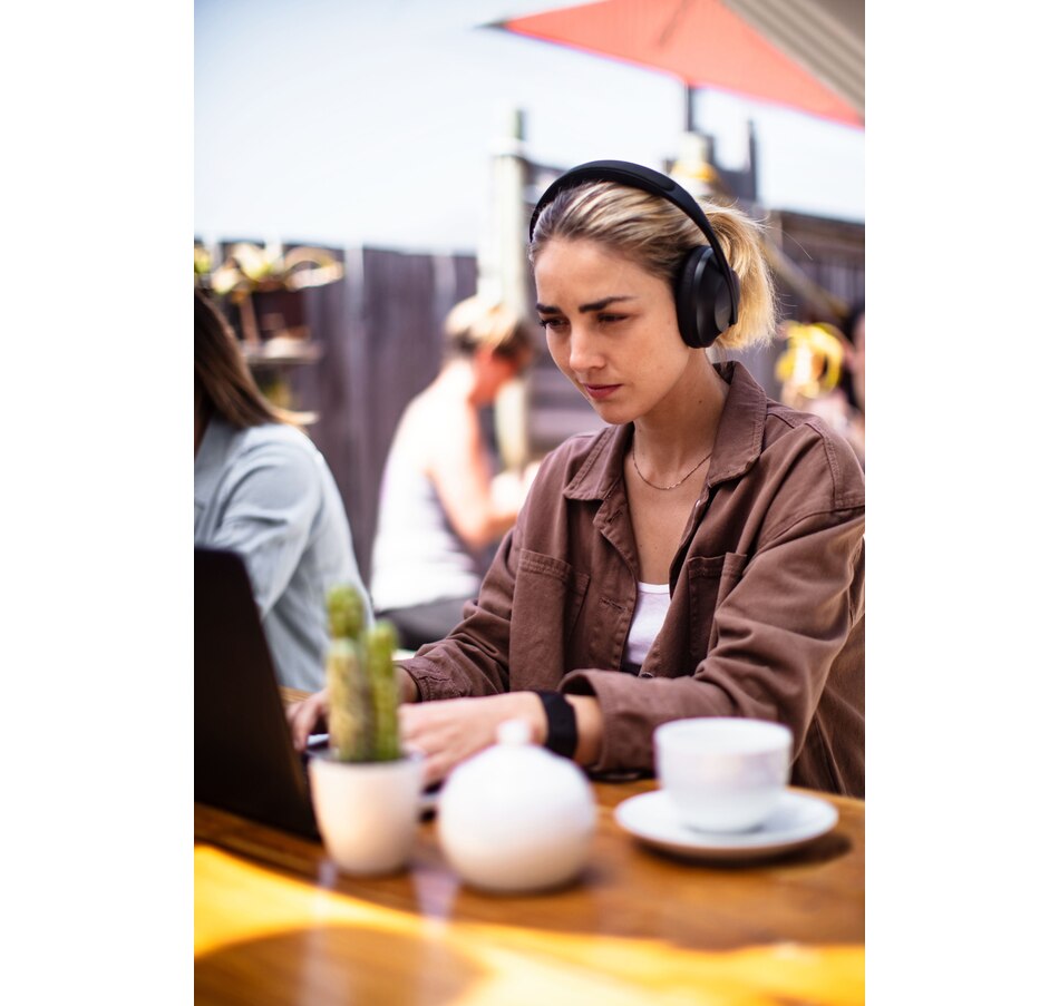 Image 251161_ALTMORE7.jpg, Product 251-161 / Price $479.99, Bose Noise Cancelling Headphones 700 from Bose on TSC.ca's Electronics department