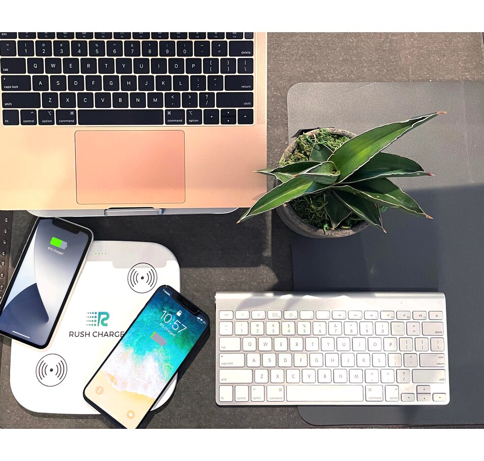 Image 251376_ALTMORE5.jpg, Product 251-376 / Price $129.99, Rush Charge Quad Pad Wireless Charger from Rush Charge on TSC.ca's Electronics department