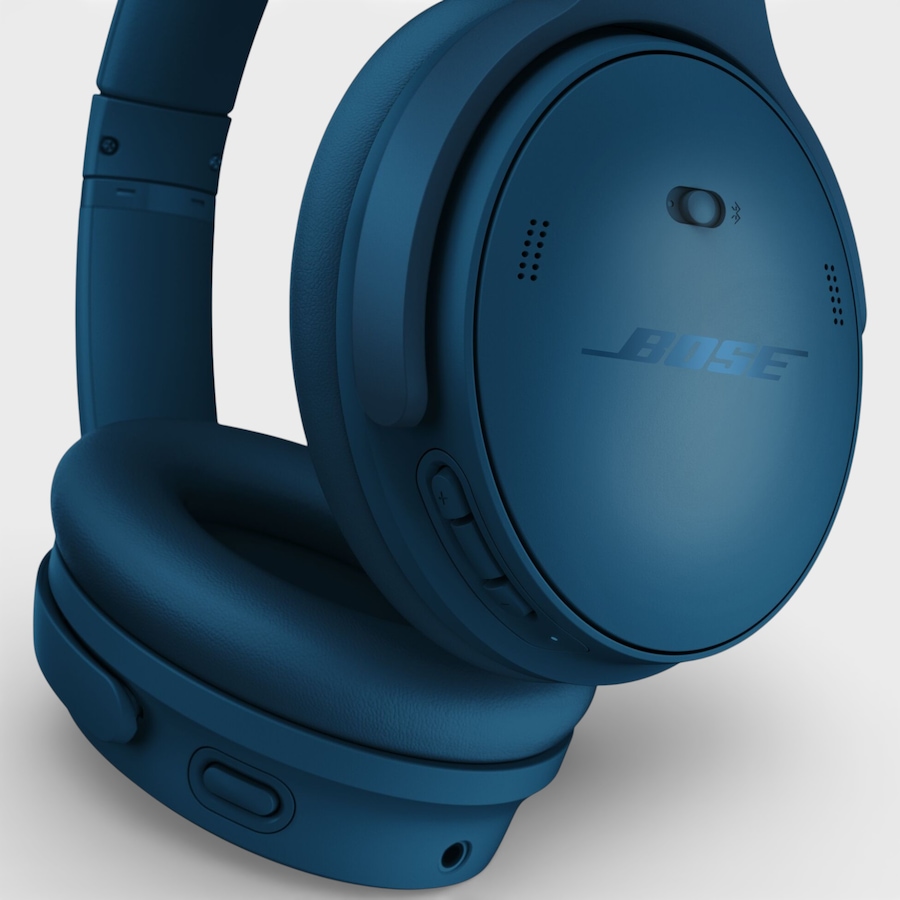 Image 251453_ALTMORE9.jpg, Product 251-453 / Price $479.99, Bose QuietComfort Headphones from Bose on TSC.ca's Electronics department