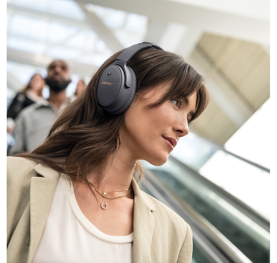Image 251593_ALTMORE5.jpg, Product 251-593 / Price $449.99, Bose QuietComfort 45 Headphones from Bose on TSC.ca's Electronics department