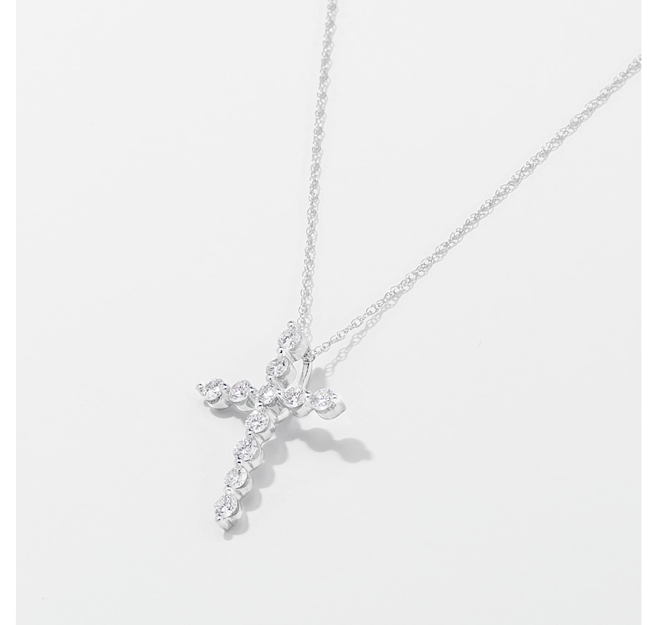 EVERA Diamonds 14K Gold 0.50 ctw Diamond Cross Pendant with Chain