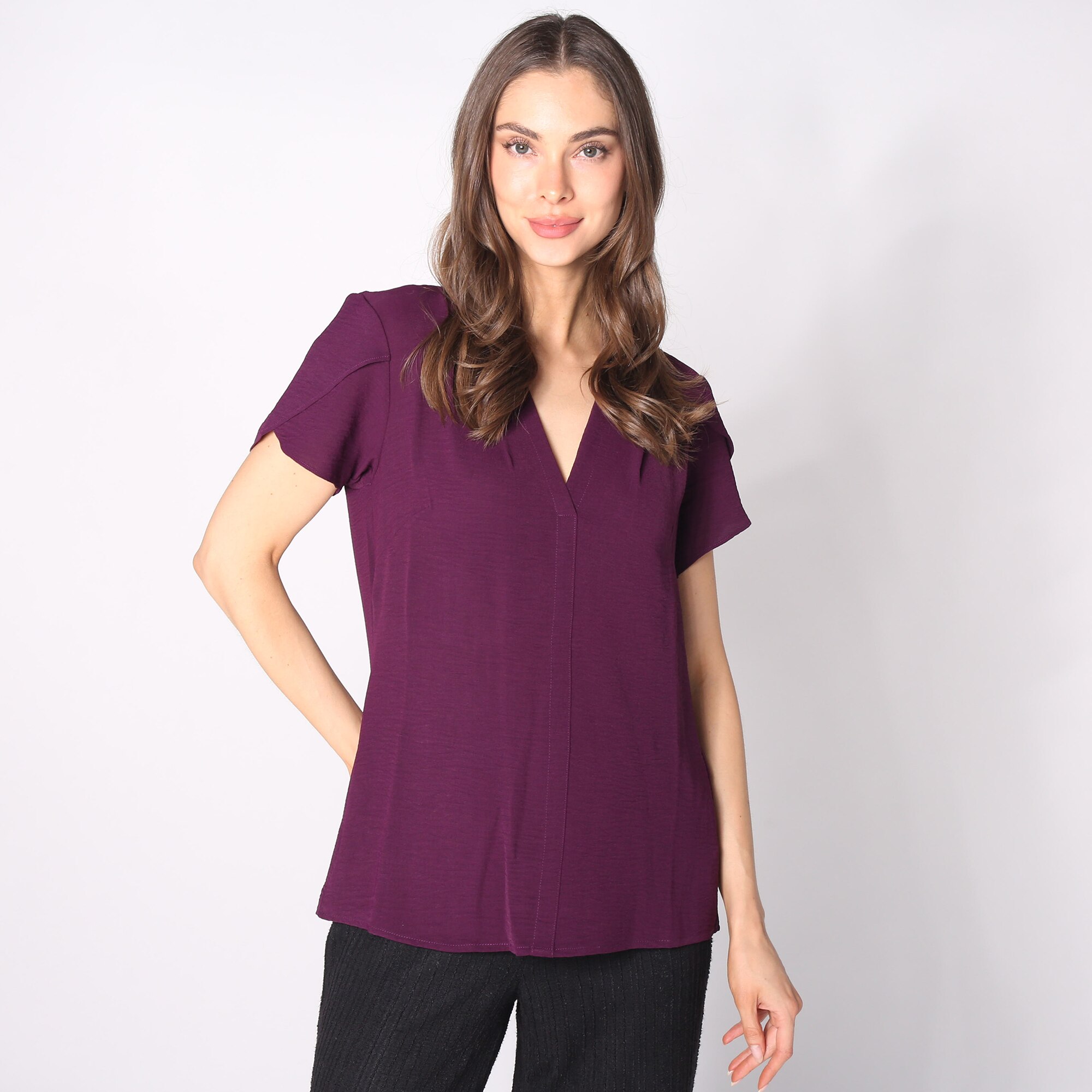 売れ筋商品|||エヌワイディージェイ カットソー トップス レディース Women's Pintuck Blouse Top Campanil Nina Leonard V-Neck Curved Hem Textured Wave Solid Top with