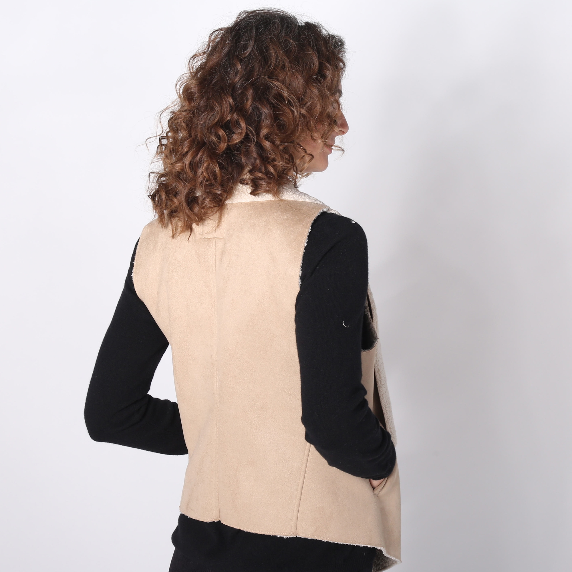 【限定品】KAJA REALISTIC SUEDE VEST OVY BENIT Natural Sherpa Vest | Women's Designer Clothing – Steve
