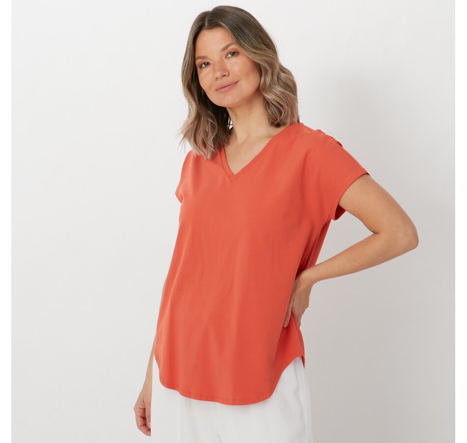 Image 288612_PAP.jpg, Product 288-612 / Price $24.33, WynneLayers Curved Hem Essential V-Neck from Wynnelayers on TSC.ca's Fashion department