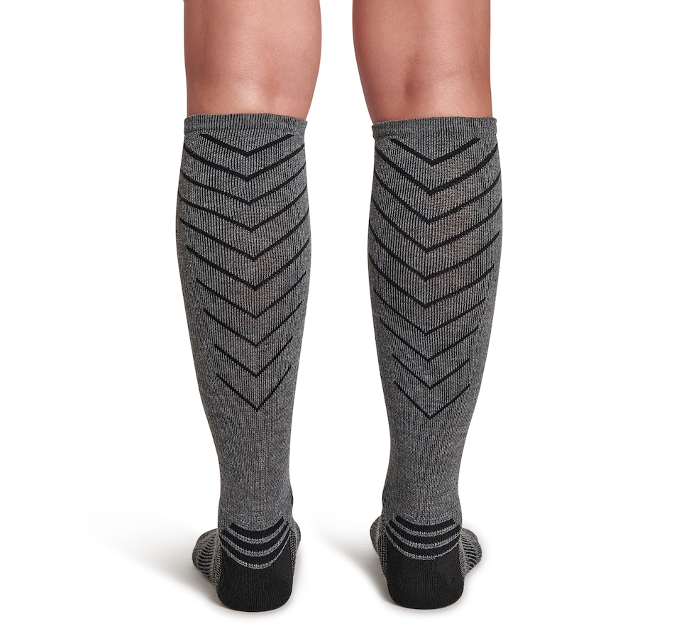 Tommie Copper Sport Compression Knee-High Socks, 2-Pack, Small/Medium, 2  Count per Pack – BrickSeek