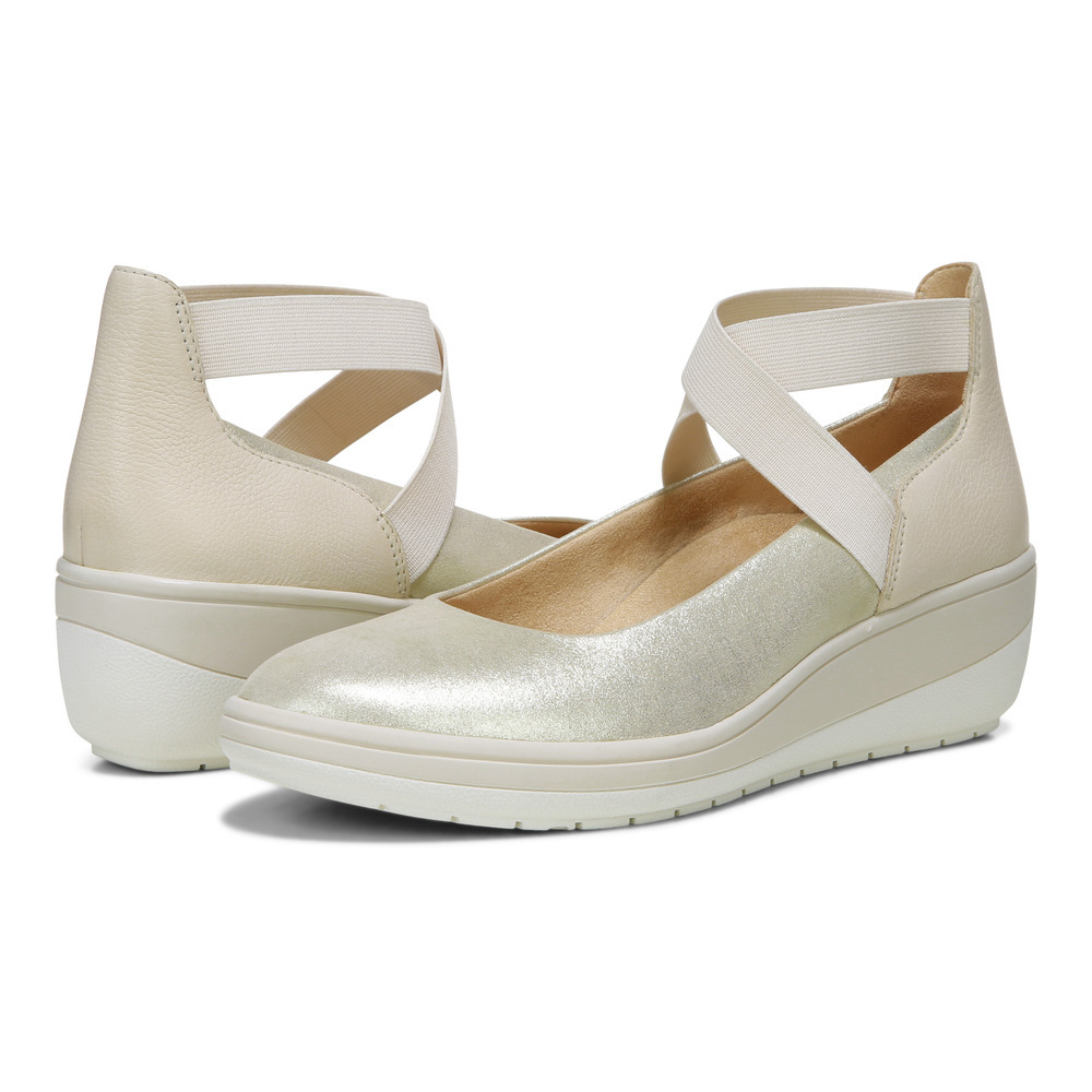 vionic wedge sneaker
