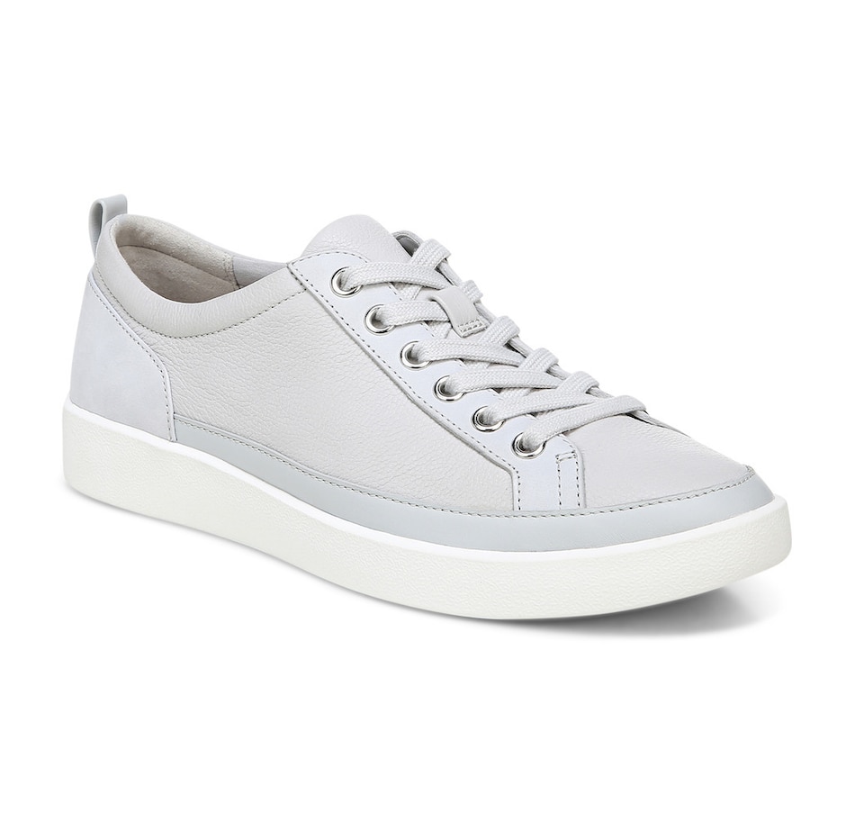 vionic winny trainer