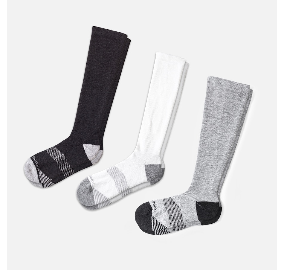 My 3 Favorite Compression Socks That Help My Restless Leg Syndrome