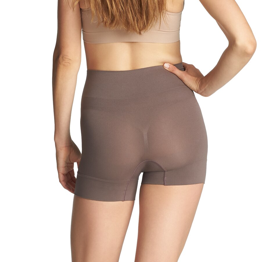 Yummie Womens Bria Comfortably Curved Shaping Short : : Clothing,  Shoes & Accessories