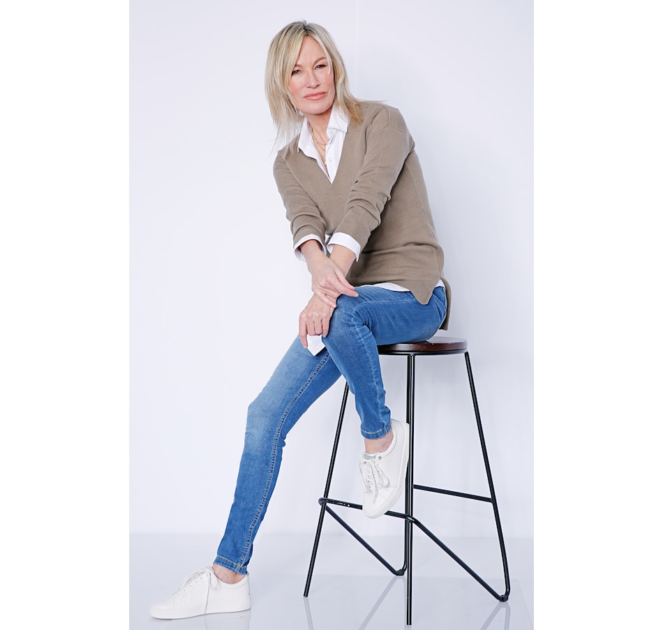 Image 485033_ALTMORE1.jpg, Product 485-033 / Price $69.33, Brian Bailey 2-Piece Sweater Knit V-Neck Tunic and Pant Lounge Set from Brian Bailey on TSC.ca's Fashion department