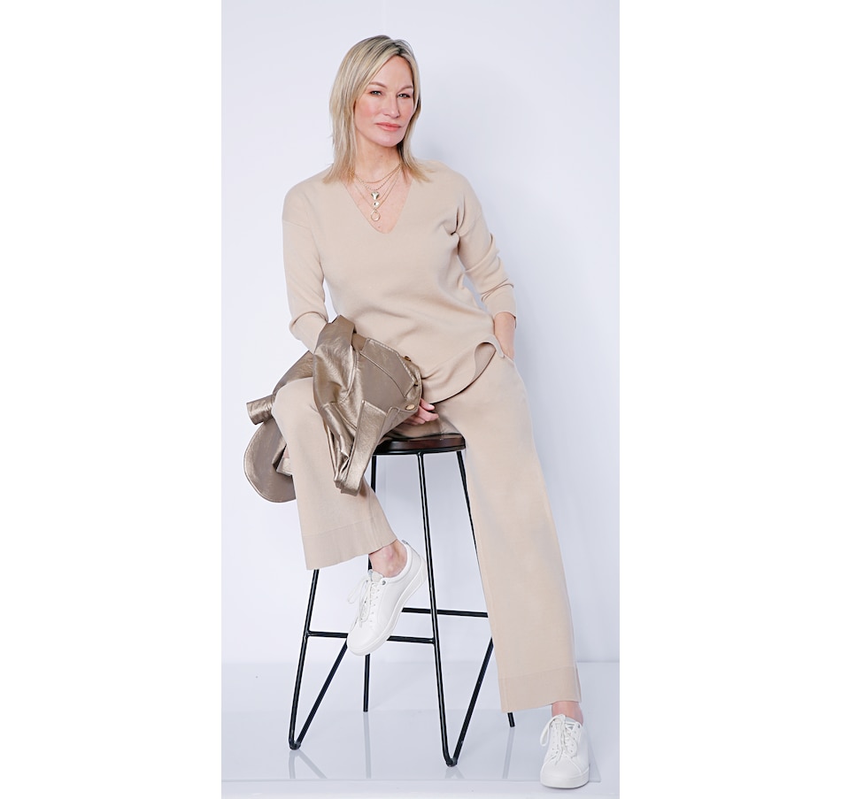 Image 485033_ALTMORE4.jpg, Product 485-033 / Price $69.33, Brian Bailey 2-Piece Sweater Knit V-Neck Tunic and Pant Lounge Set from Brian Bailey on TSC.ca's Fashion department