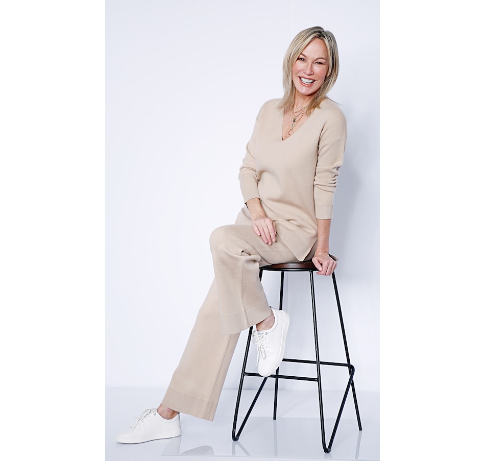 Image 485033_SAMEL.jpg, Product 485-033 / Price $69.33, Brian Bailey 2-Piece Sweater Knit V-Neck Tunic and Pant Lounge Set from Brian Bailey on TSC.ca's Fashion department