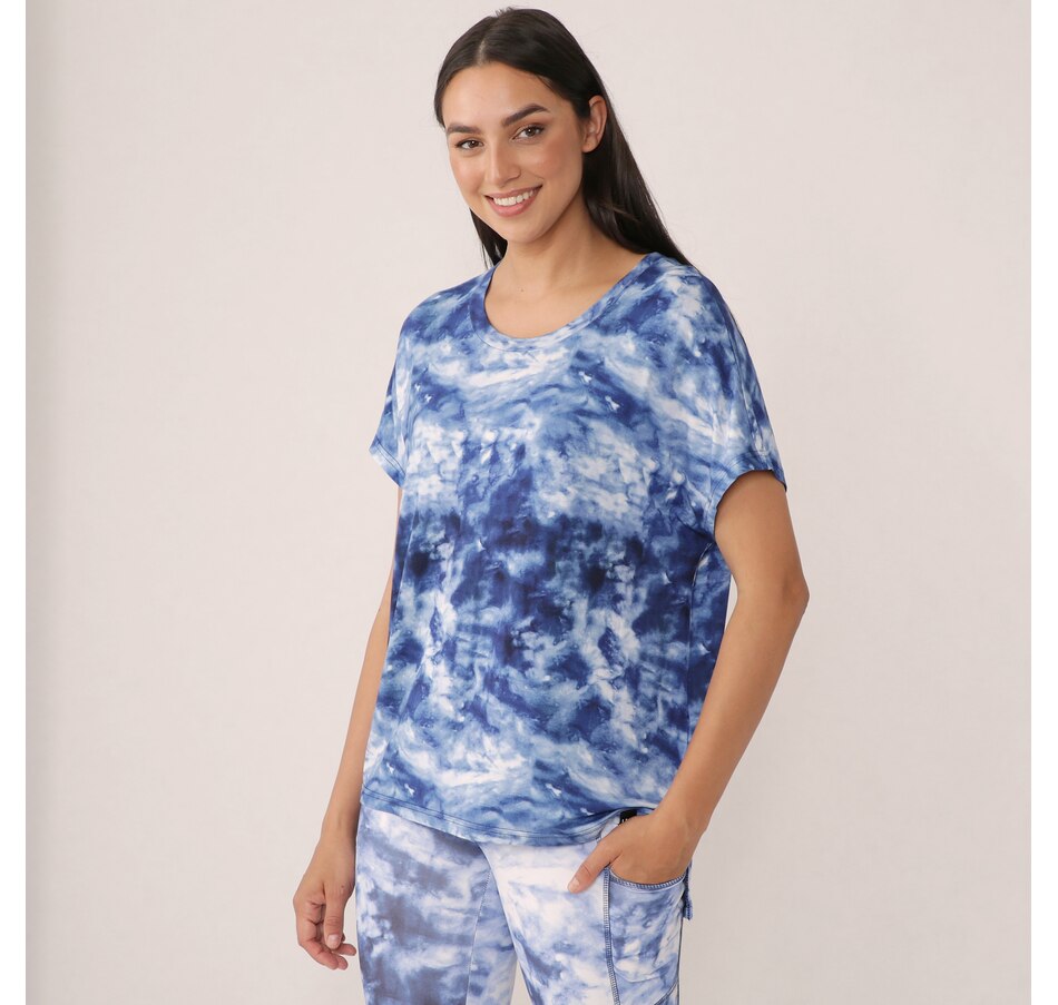 Image 485721_BLTDY.jpg, Product 485-721 / Price $14.33, Laurier & Co. The Flow Oversized Step Hem Tee from Laurier & Co on TSC.ca's Health & Fitness department
