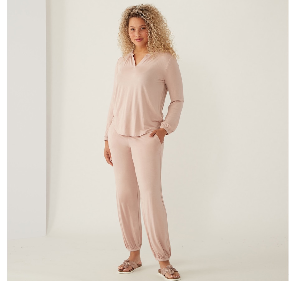 Image 486381_ALTMORE3.jpg, Product 486-381 / Price $69.33, Barefoot Dreams Luxe Milk Jersey Namaste Lounge Set from Barefoot Dreams on TSC.ca's Fashion department