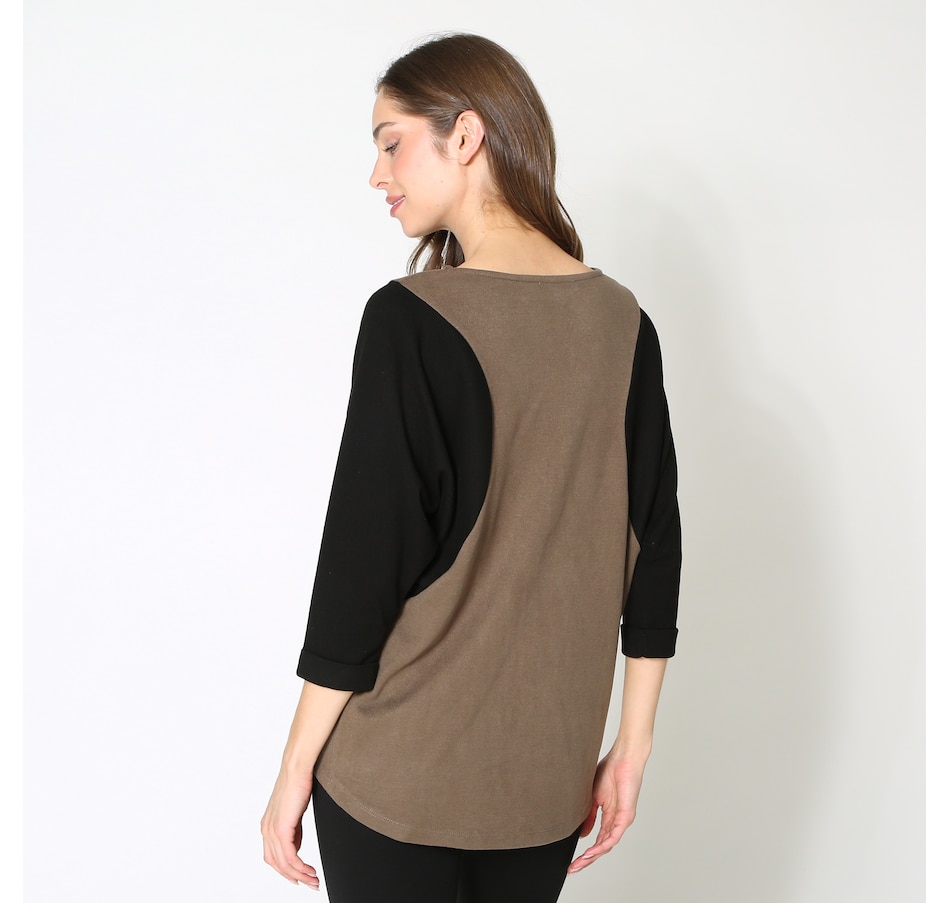 Image 486933_ALTMORE2.jpg, Product 486-933 / Price $31.33, Red Coral Colour Block Hi-Low Top from Red Coral Fashions on TSC.ca's Fashion department