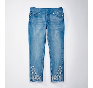 Charlie Paige Embellished Capri Denim Pant