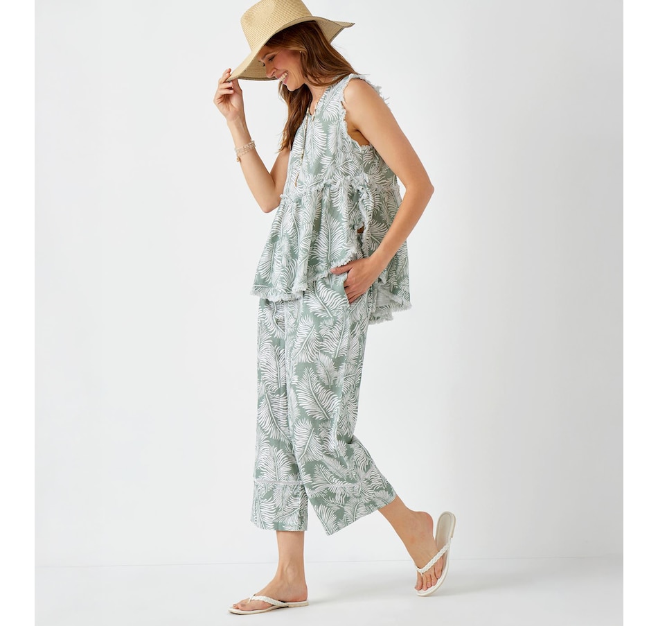 Image 514903_SAPT.jpg, Product 514-903 / Price $39.33, Charlie Paige Linen Blend Printed Capri from Charlie Paige on TSC.ca's Fashion department