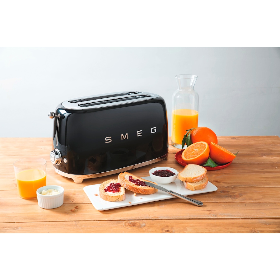 Image 555377_ALTMORE9.jpg, Product 555-377 / Price $259.99, SMEG 4-Slice Long-Slot Toaster from Smeg on TSC.ca's Kitchen department
