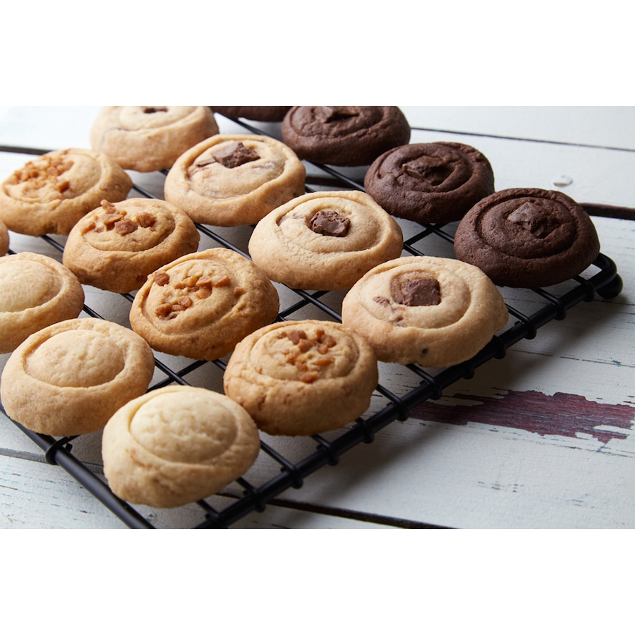 Image 652122_ALTMORE1.jpg, Product 652-122 / Price $39.99, Mary Macleod's Variety Shortbread Gift Box (24 ct) from Mary Macleod's on TSC.ca's Kitchen department