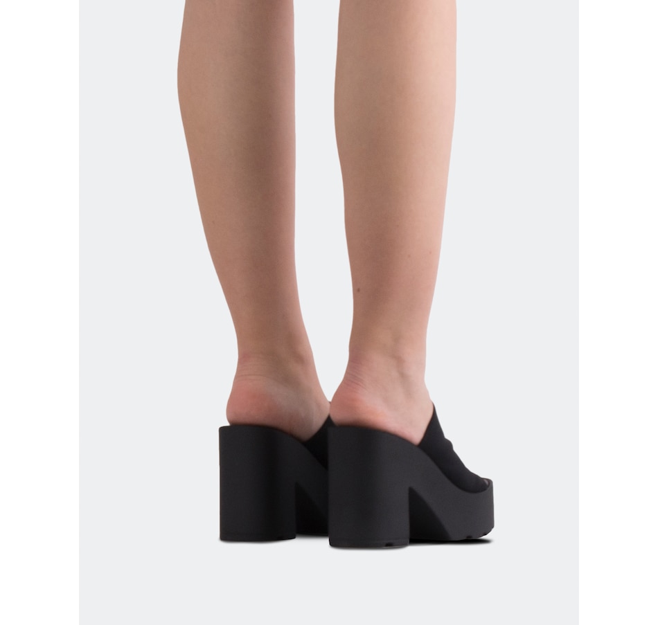 Image 659317_ALTMORE2.jpg, Product 659-317 / Price $148.00, L'Intervalle Carangi Sandal from L'Intervalle on TSC.ca's Shoes department