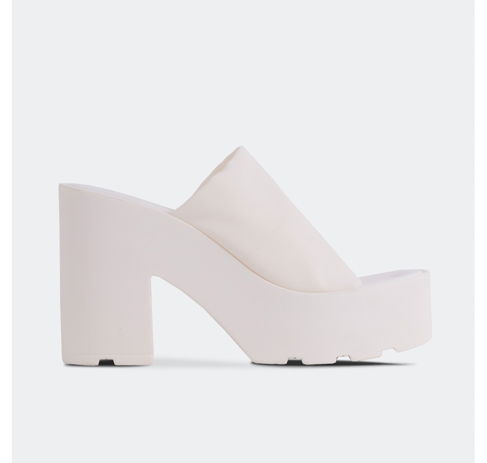 Image 659317_WHT.jpg, Product 659-317 / Price $148.00, L'Intervalle Carangi Sandal from L'Intervalle on TSC.ca's Shoes department