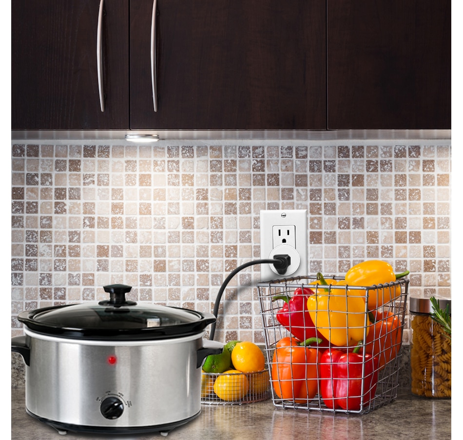 Image 661124_ALTMORE8.jpg, Product 661-124 / Price $25.99 - $55.99, Digital Gadgets Mini Smart Socket (DHSPLG1-R-100) on TSC.ca's Electronics department