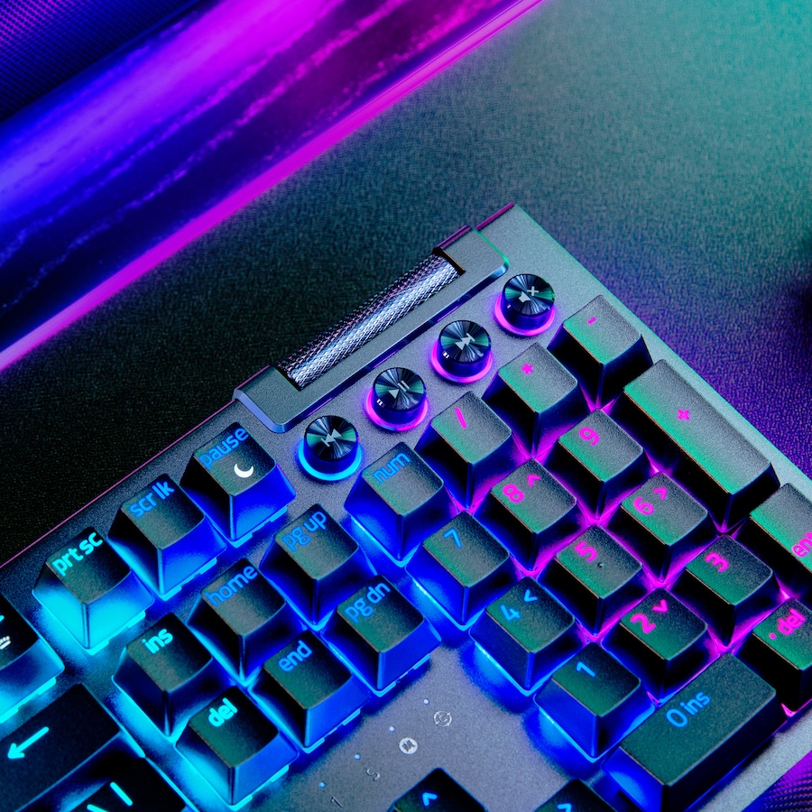 Image 701123_ALTMORE7.jpg, Product 701-123 / Price $329.99, Razer BlackWidow V4 Pro Mechanical Gaming Keyboard from Razer on TSC.ca's Electronics department