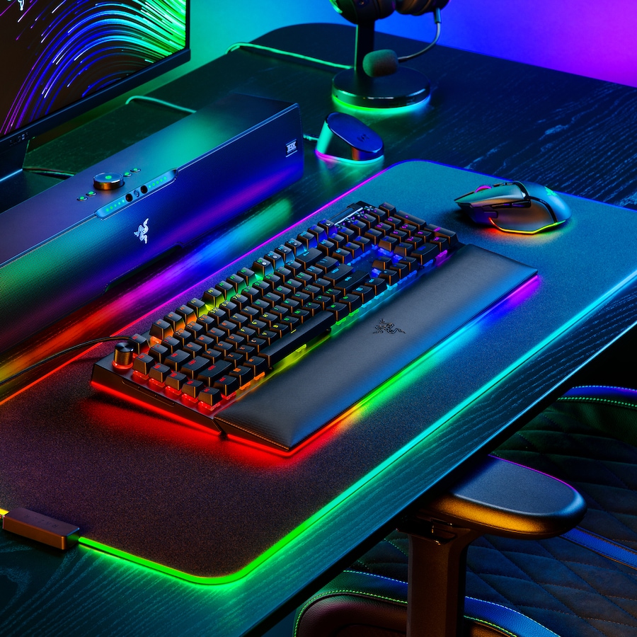 Image 701123_ALTMORE9.jpg, Product 701-123 / Price $329.99, Razer BlackWidow V4 Pro Mechanical Gaming Keyboard from Razer on TSC.ca's Electronics department