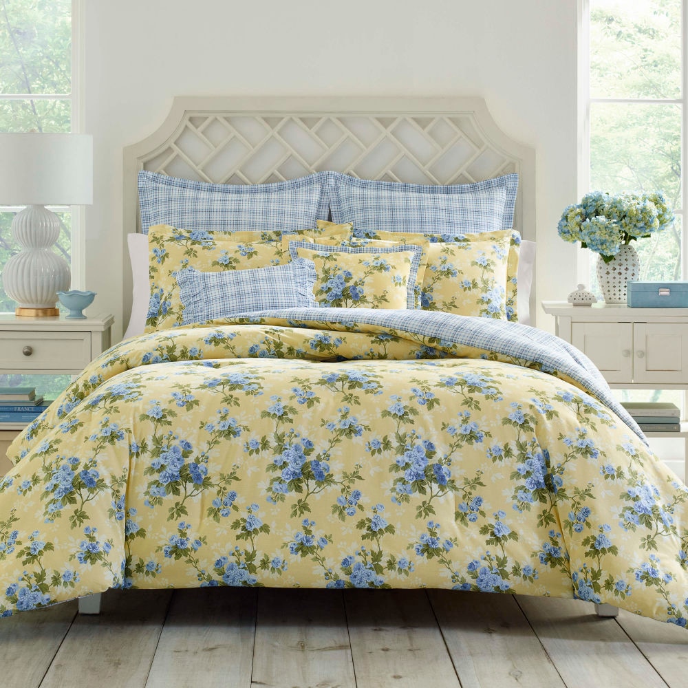Laura Ashley Cassidy Reversible Comforter Set - TSC.ca