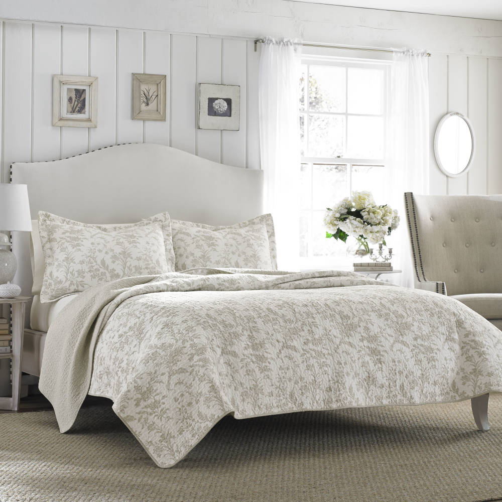 Laura Ashley Amberley Reversible Quilt Set - TSC.ca