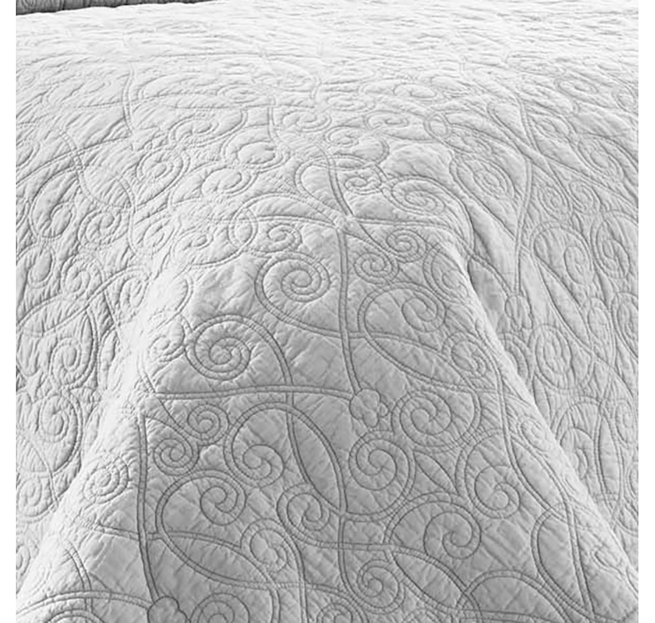 Image 701395_ALTMORE1.jpg, Product 701-395 / Price $83.99 - $143.99, Laura Ashley Felicity Breeze Quilt Set from Laura Ashley on TSC.ca's Home & Garden department