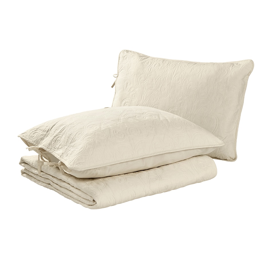 Image 701395_ALTMORE11.jpg, Product 701-395 / Price $83.99 - $143.99, Laura Ashley Felicity Breeze Quilt Set from Laura Ashley on TSC.ca's Home & Garden department