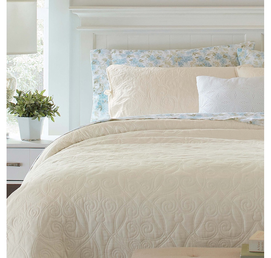 Image 701395_ALTMORE4.jpg, Product 701-395 / Price $83.99 - $143.99, Laura Ashley Felicity Breeze Quilt Set from Laura Ashley on TSC.ca's Home & Garden department