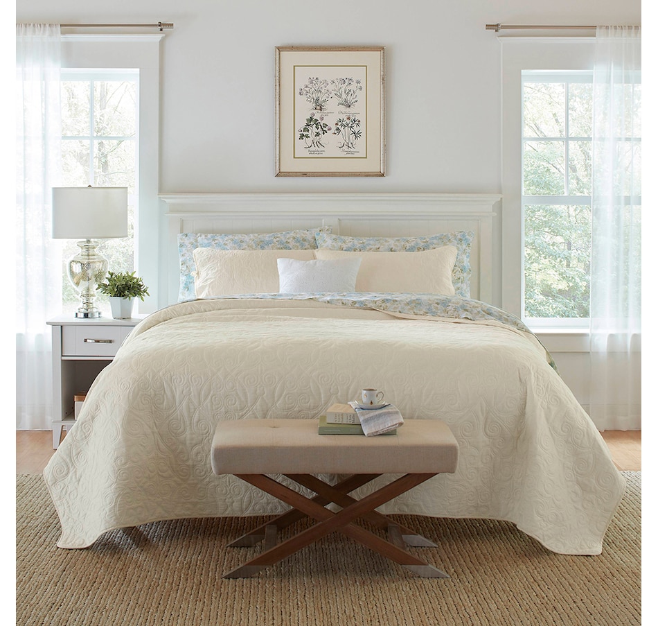 Image 701395_IVR.jpg, Product 701-395 / Price $83.99 - $143.99, Laura Ashley Felicity Breeze Quilt Set from Laura Ashley on TSC.ca's Home & Garden department