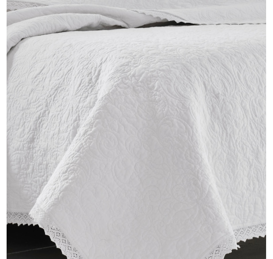 Home & Garden - Bedding & Bath - Blankets, Quilts, Coverlets & Throws -  Quilts - Laura Ashley Heirloom Crochet White Quilt Set - Online Shopping  for Canadians