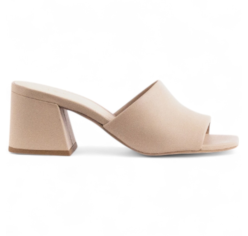 Image 702027_TNLR.jpg, Product 702-027 / Price $148.00, L'Intervalle Clarabelle Block Heel Mule from L'Intervalle on TSC.ca's Shoes department