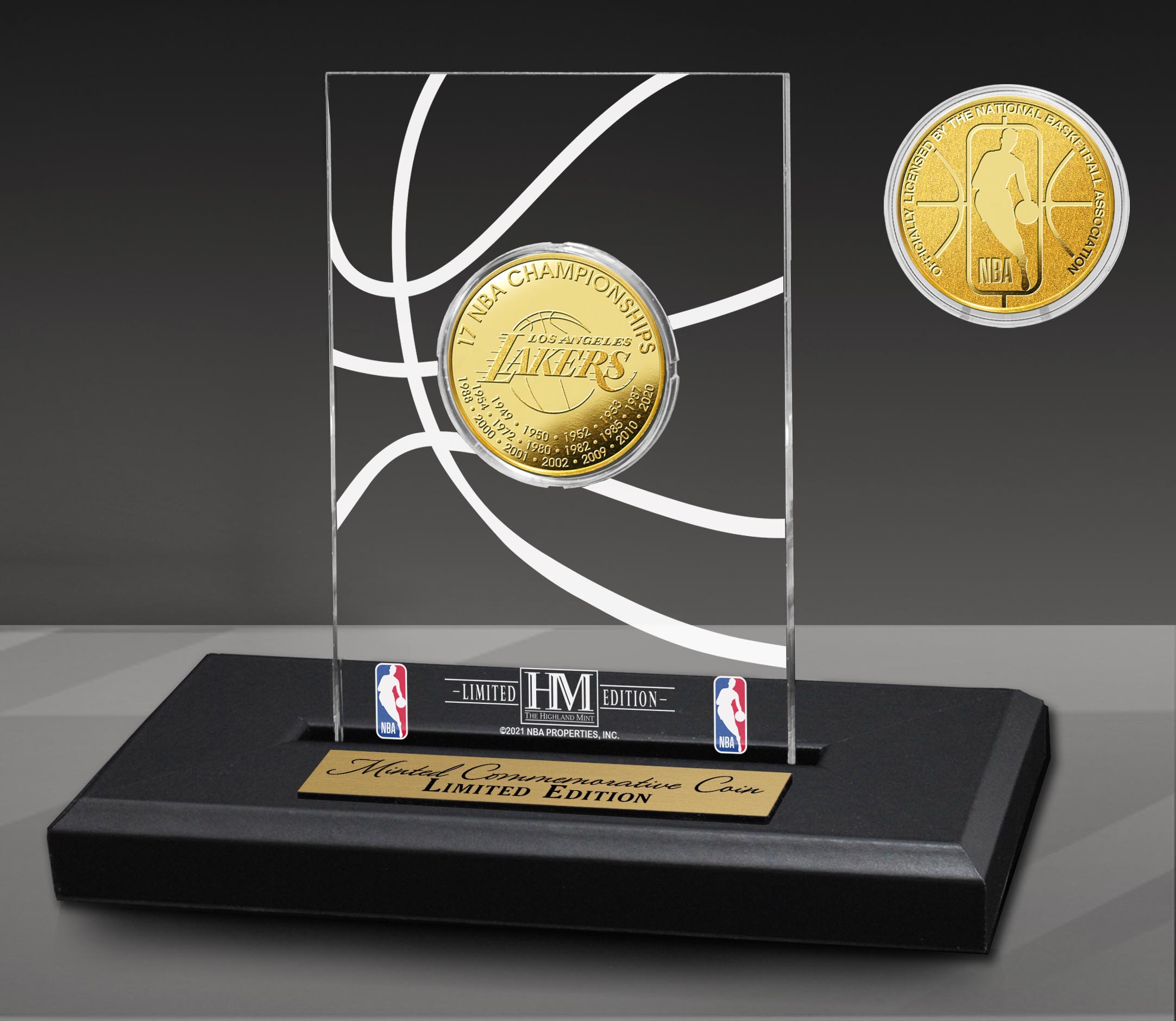 ファングッズ LAKERS 17-TIME GOLDCOIN ACRYLIC DESK TOP Los Angeles Lakers 17-Time Gold Coin Acrylic Desk Top - TSC.ca