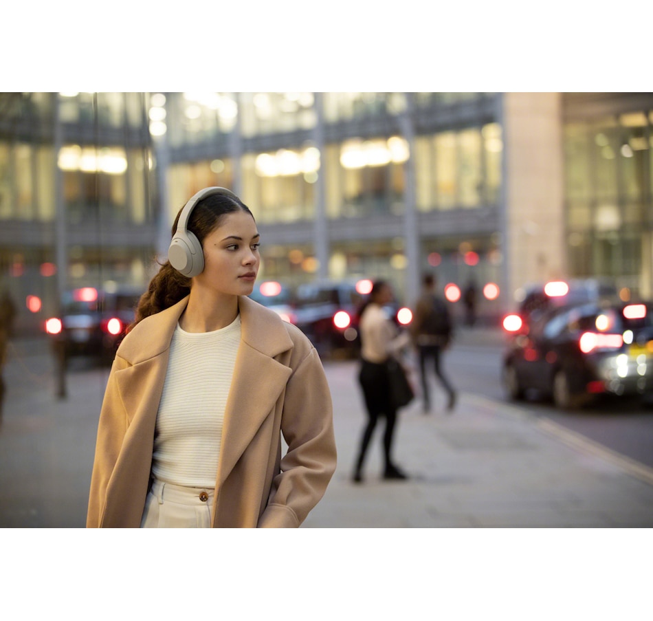 Image 703598_ALTMORE10.jpg, Product 703-598 / Price $499.99, Sony WH1000XM4/S Wireless Noise-Cancelling Overhead Headphones from Sony on TSC.ca's Electronics department