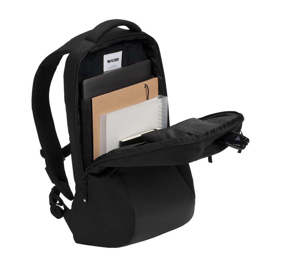 Image 703701_ALTMORE1.jpg, Product 703-701 / Price $299.99, Incase Core Travel Pack from Incase on TSC.ca's Fashion department