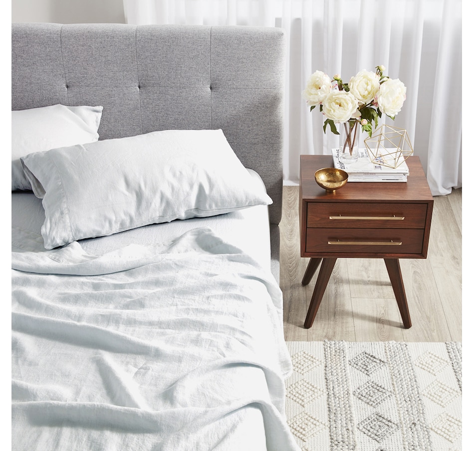 Image 704119_ALTMORE8.jpg, Product 704-119 / Price $220.00 - $260.00, Silk & Snow Flax Linen Fitted Sheet & Pillowcase Set from Silk & Snow on TSC.ca's Home & Garden department