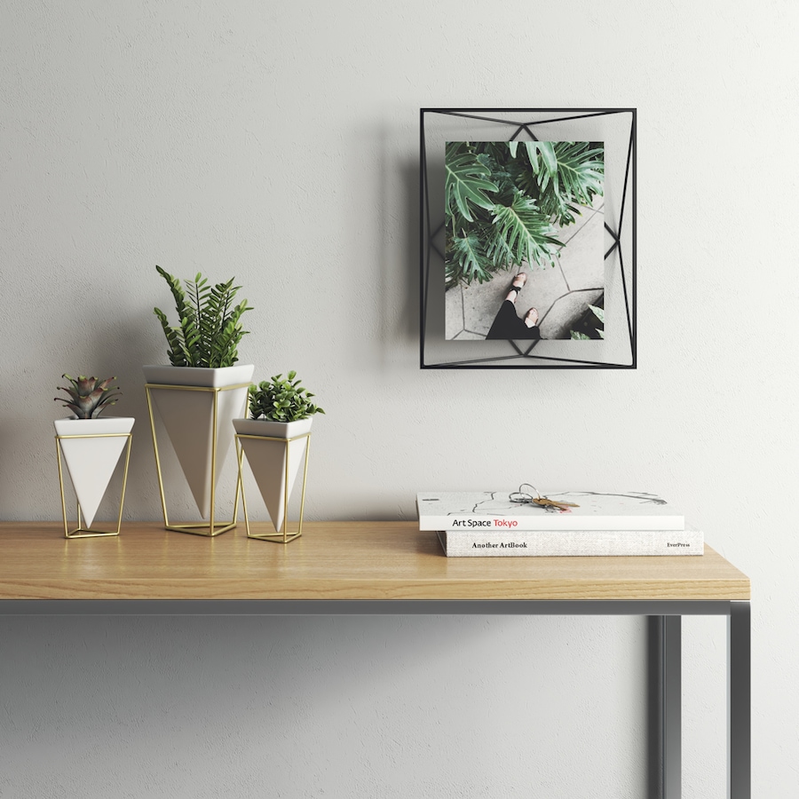 Image 709741_ALTMORE1.jpg, Product 709-741 / Price $40.00, Umbra Prisma Picture Frame from Umbra on TSC.ca's Home & Garden department